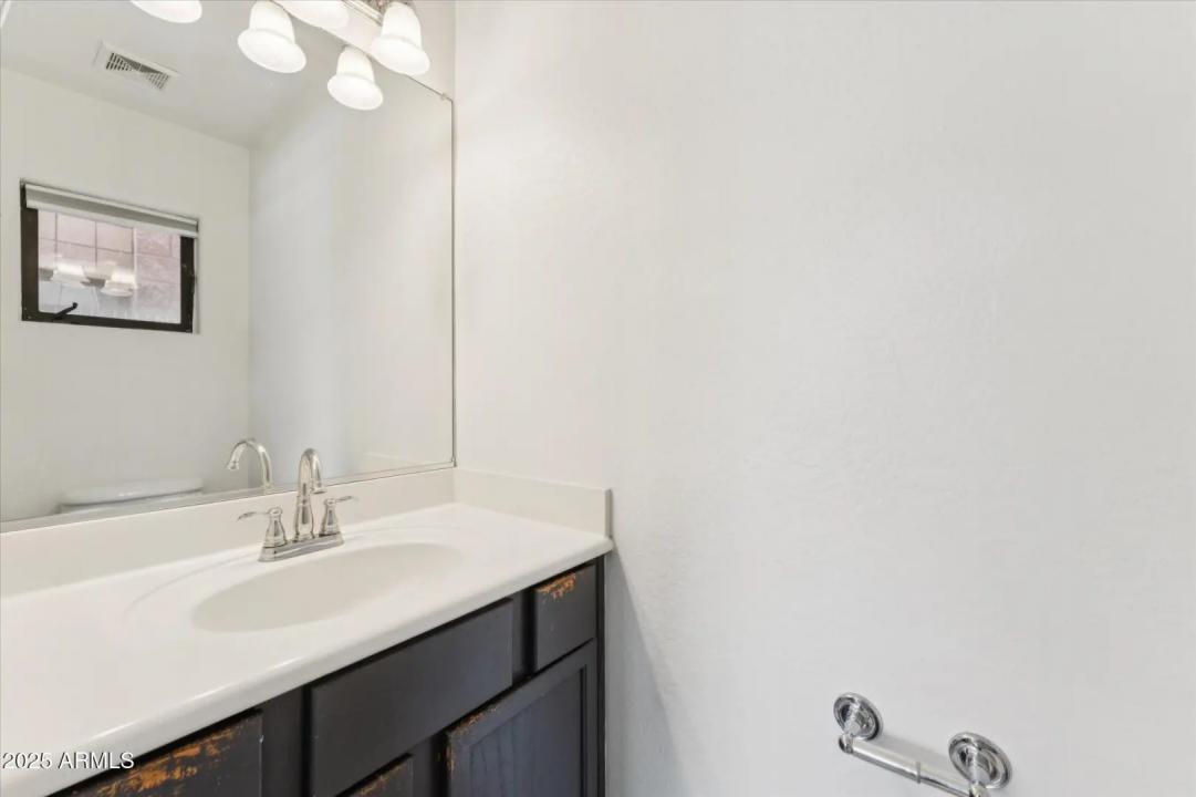 Real Estate Picture 7