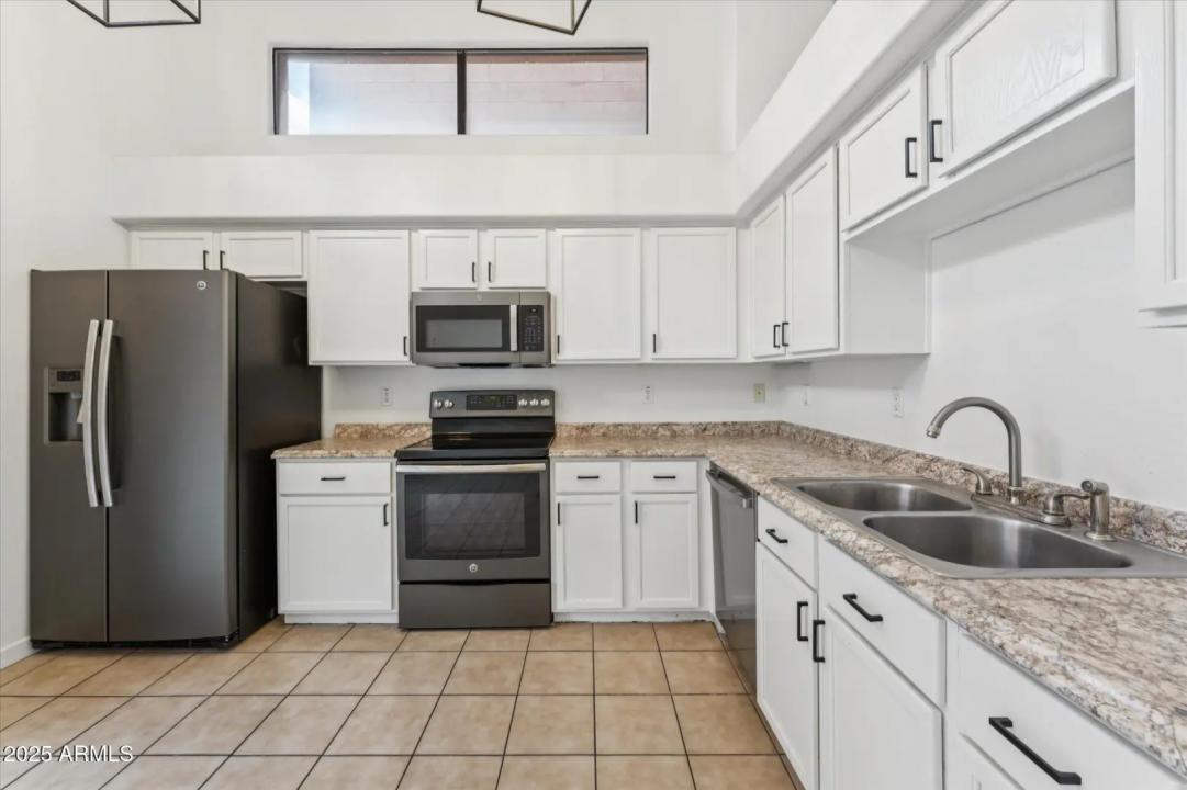 Real Estate Picture 10