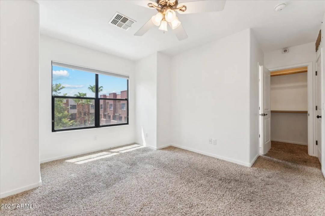 Real Estate Picture 16
