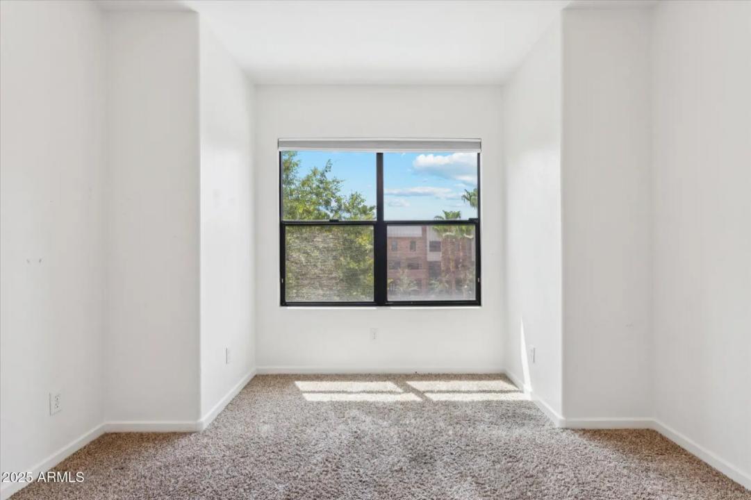Real Estate Picture 17