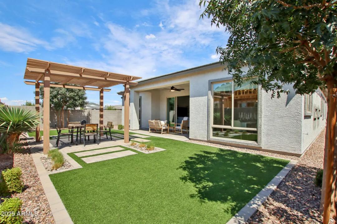 Real Estate Picture 17