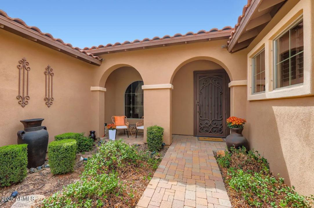 Real Estate Picture 7