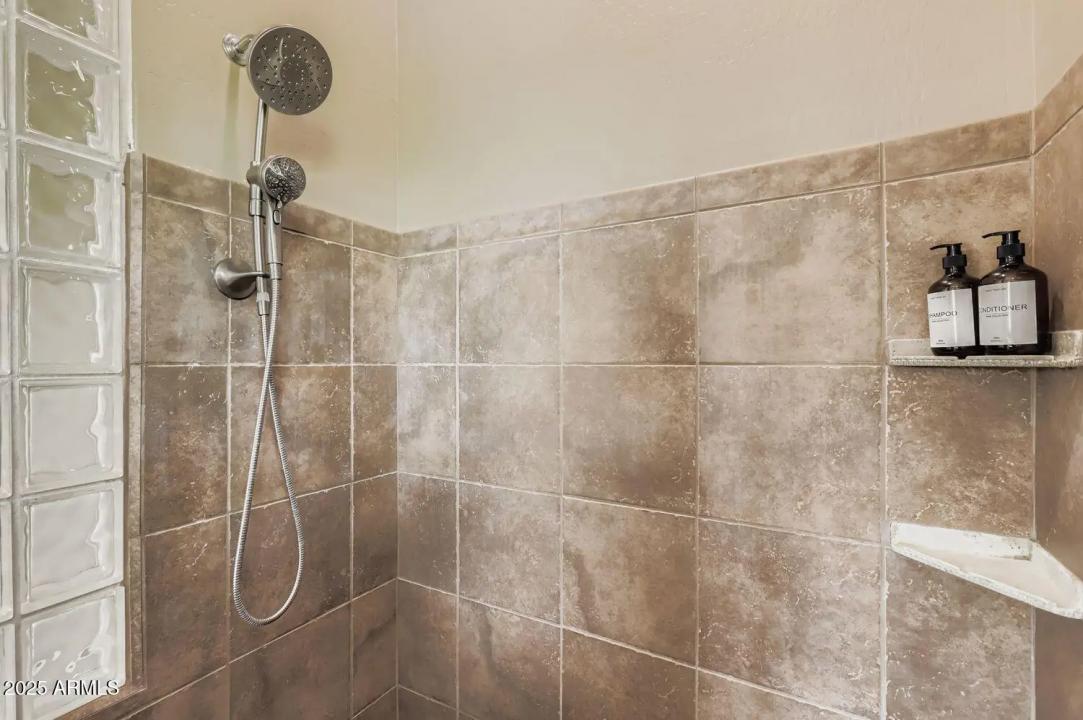 Real Estate Picture 22