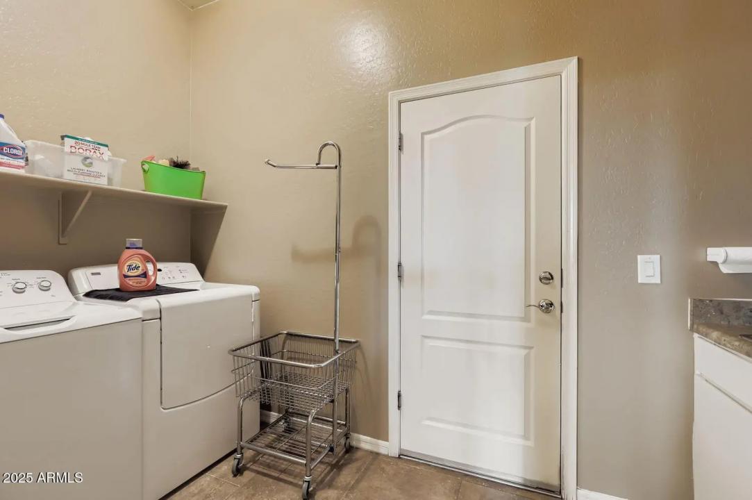 Real Estate Picture 28