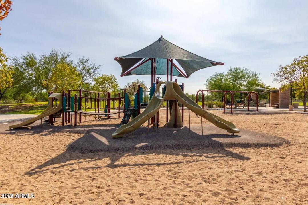 Real Estate Picture 34