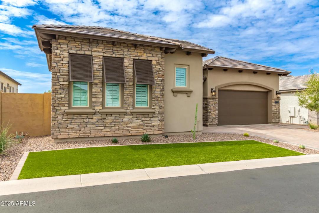 Real Estate Picture 3