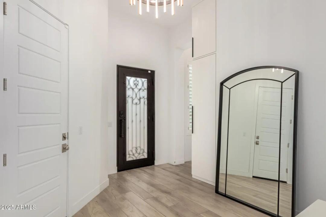 Real Estate Picture 6