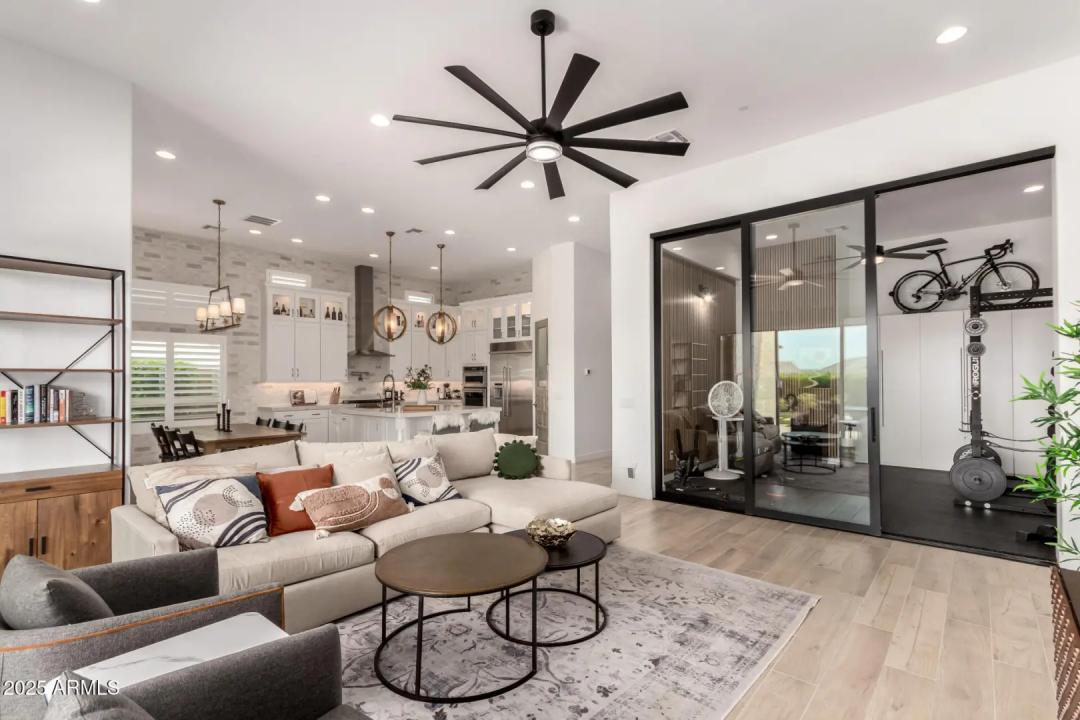 Real Estate Picture 14