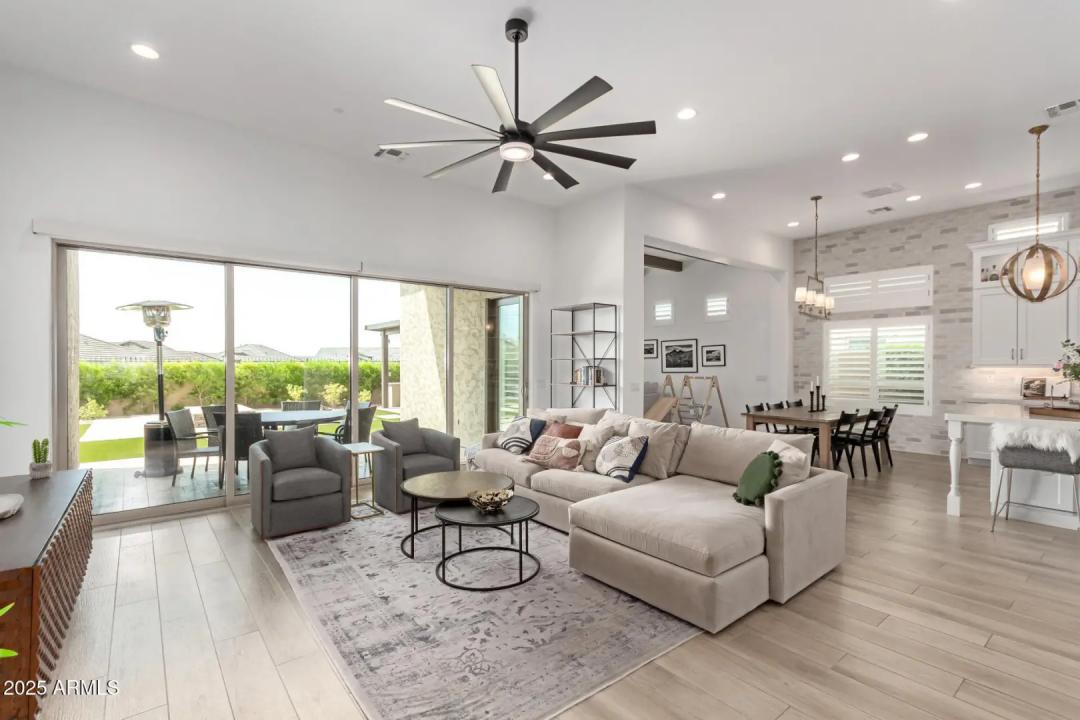 Real Estate Picture 15
