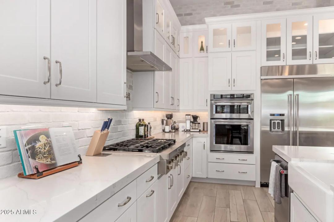 Real Estate Picture 10
