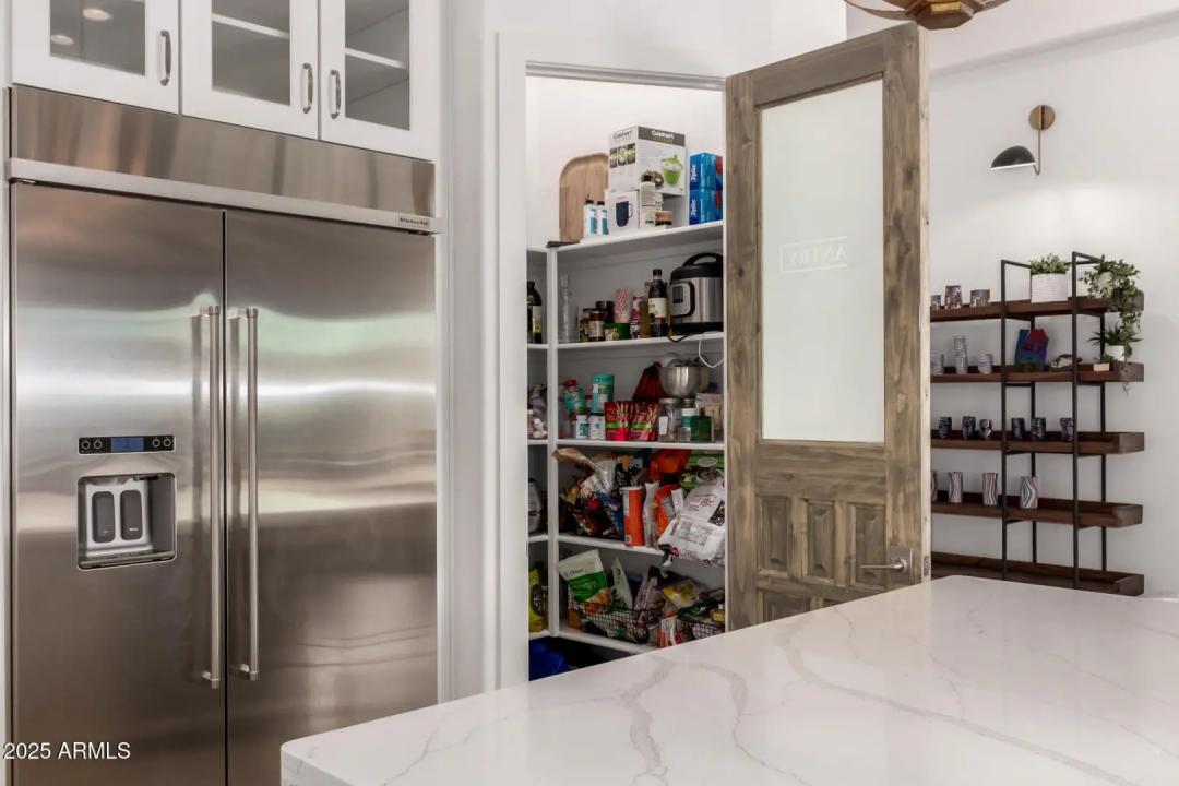 Real Estate Picture 11