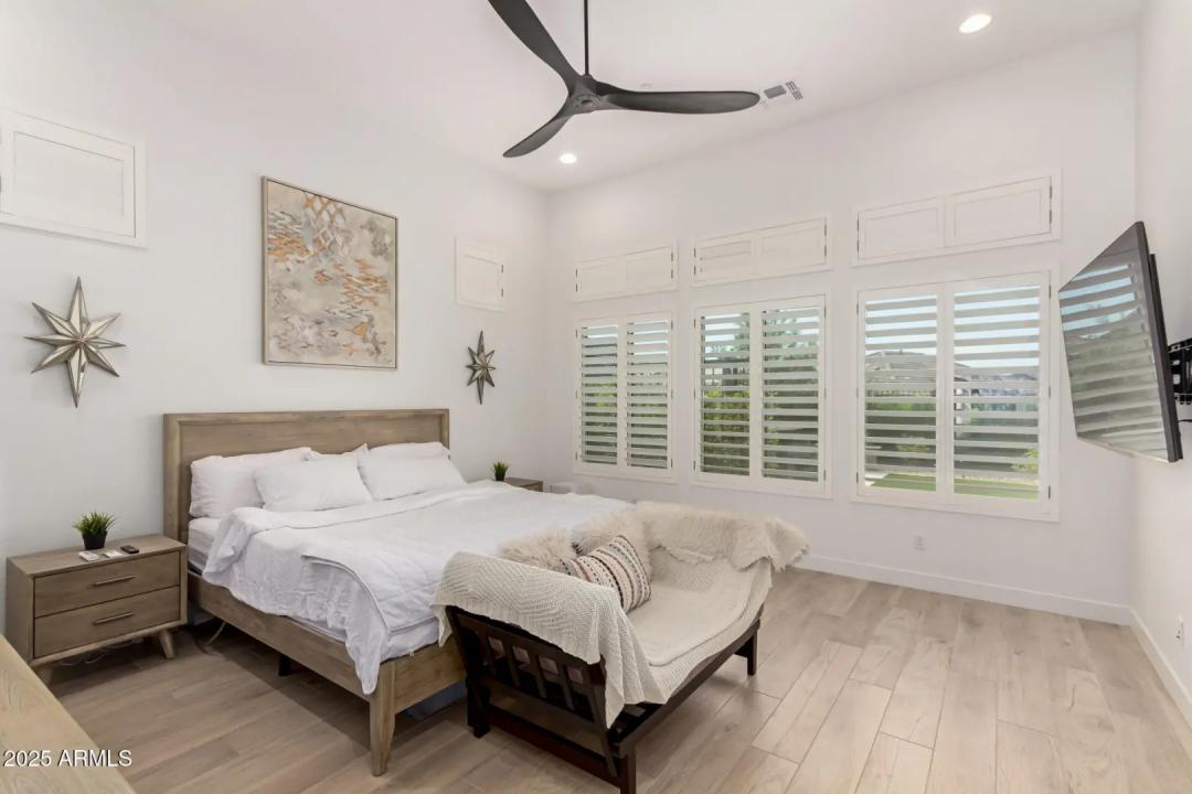 Real Estate Picture 21