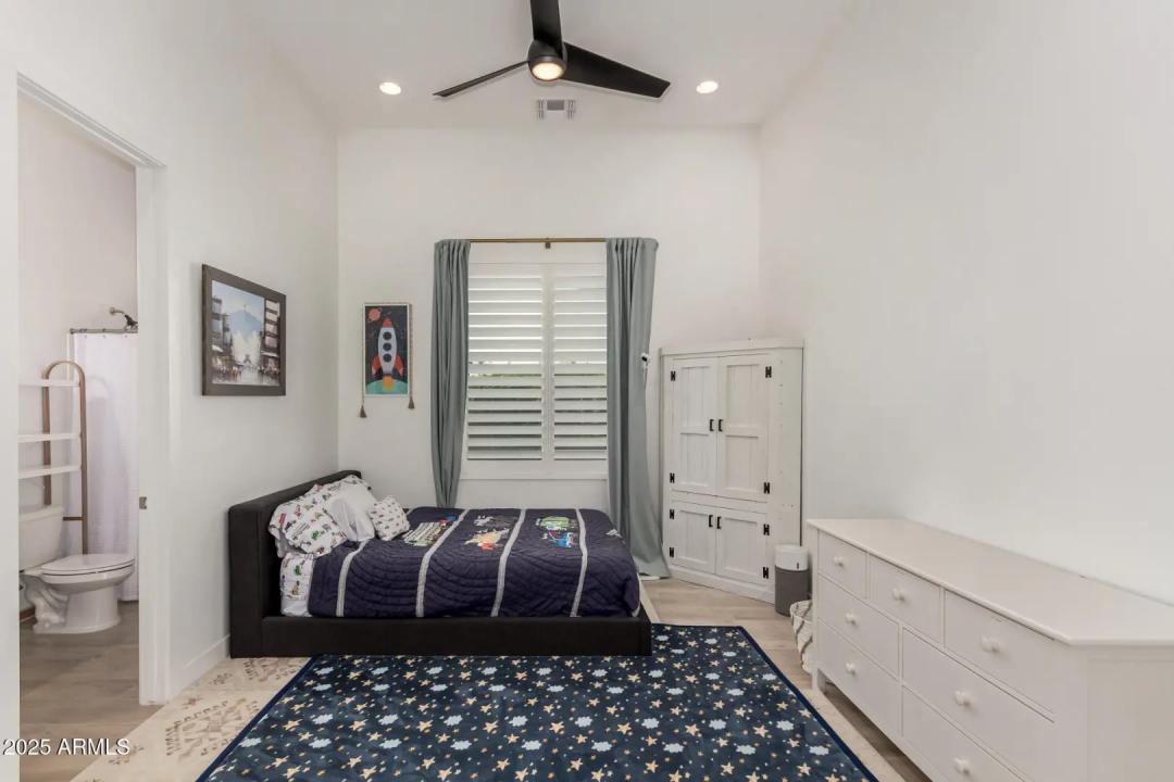 Real Estate Picture 29