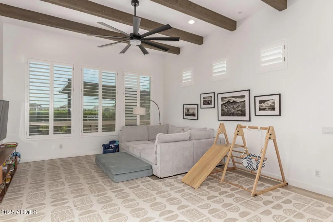Real Estate Picture 13