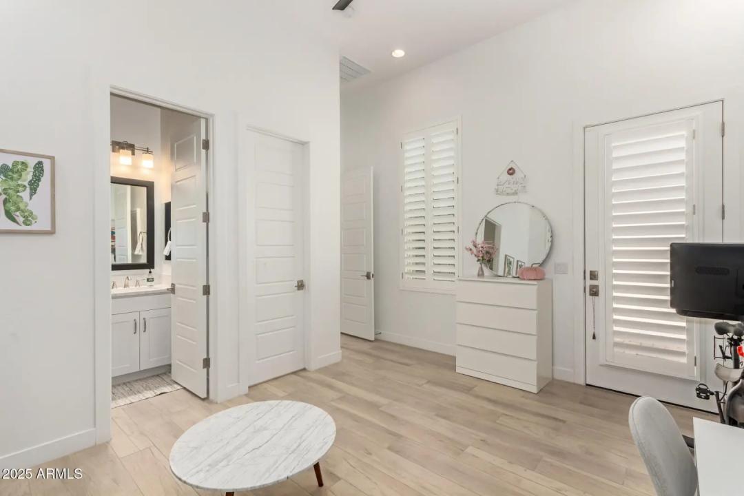 Real Estate Picture 32