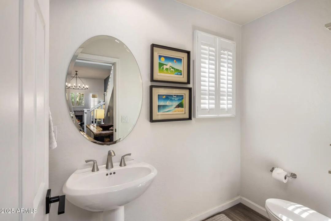 Real Estate Picture 14