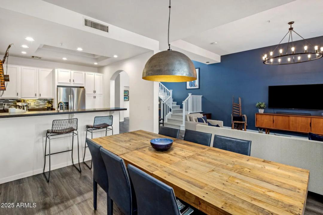 Real Estate Picture 10