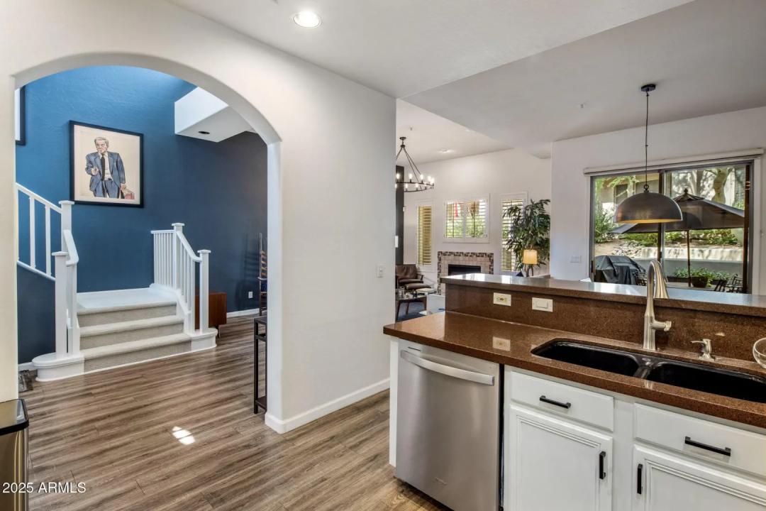 Real Estate Picture 12