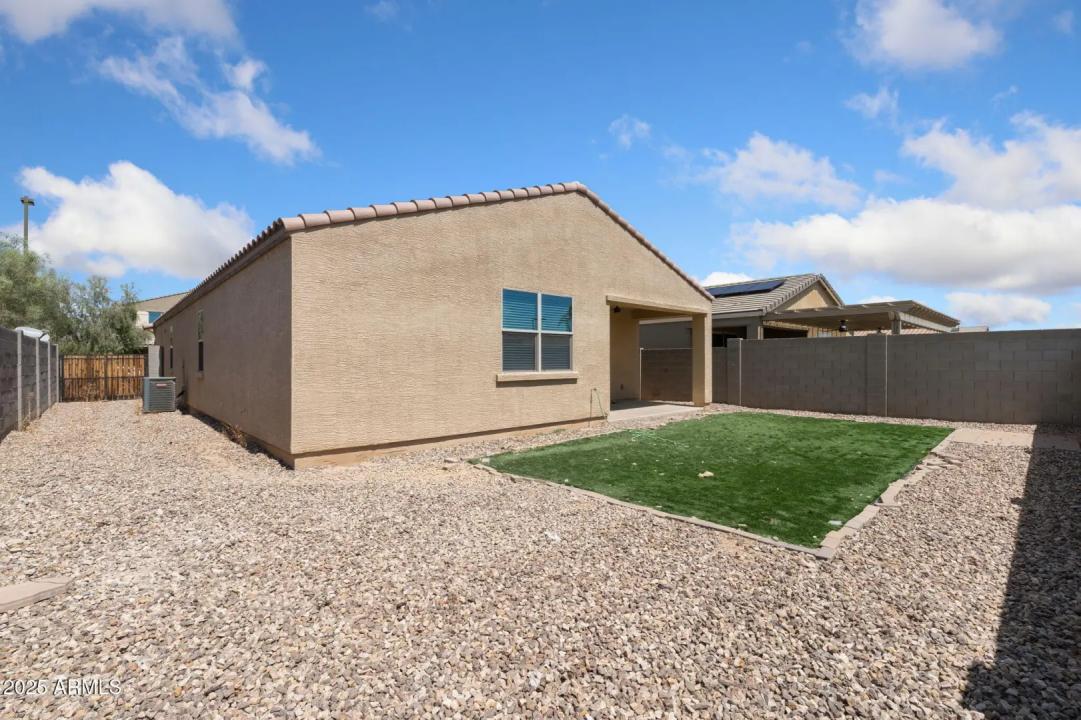 Real Estate Picture 19