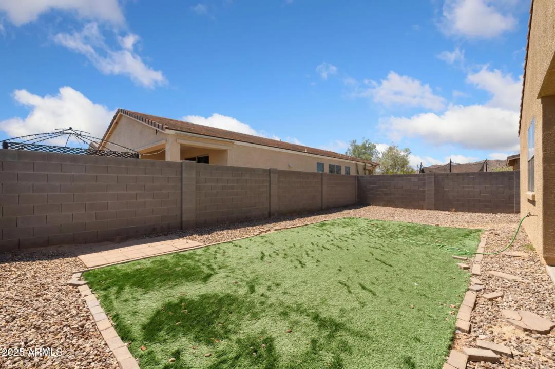 Real Estate Picture 20