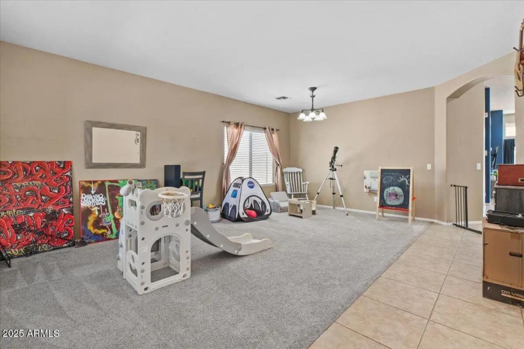 Real Estate Picture 11