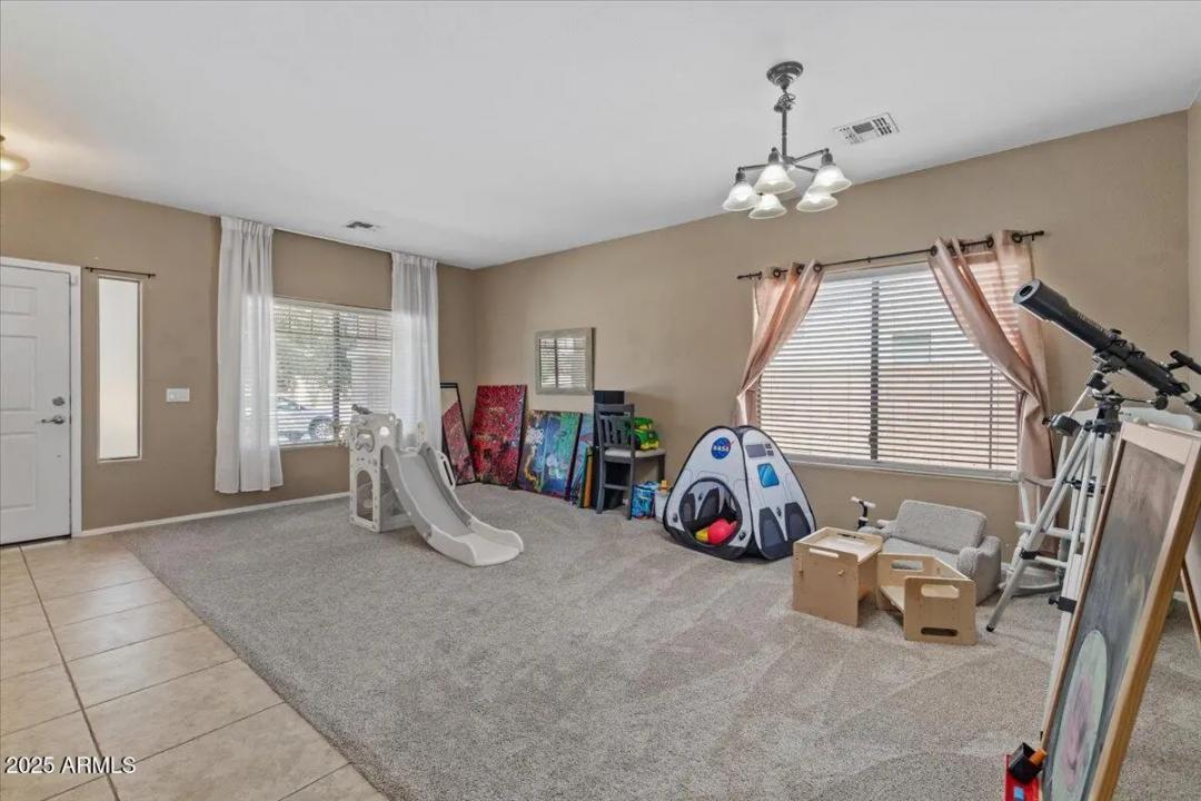 Real Estate Picture 12