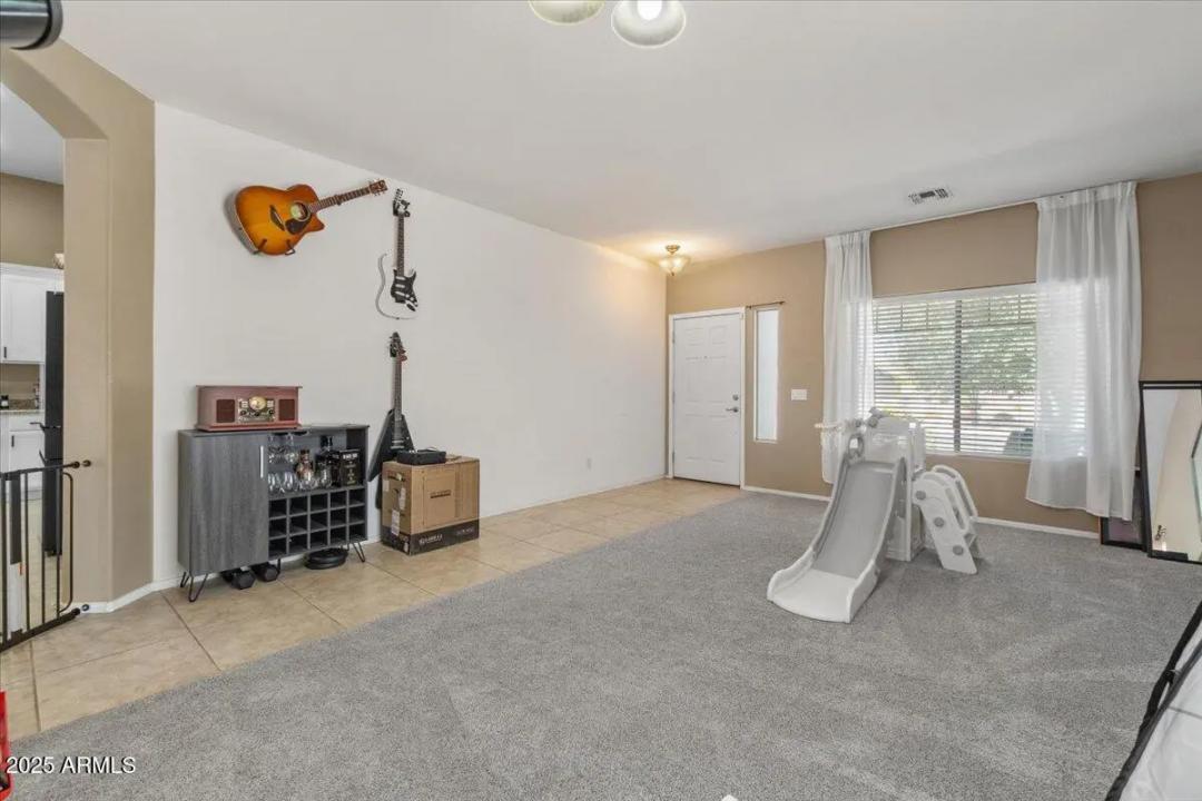 Real Estate Picture 14