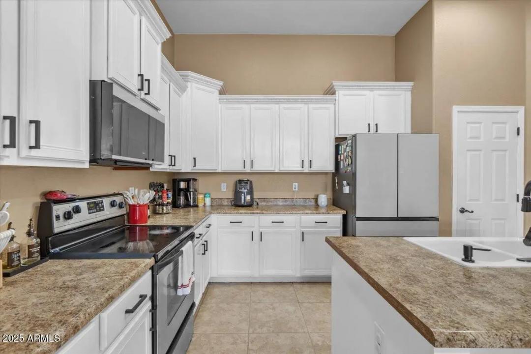 Real Estate Picture 19
