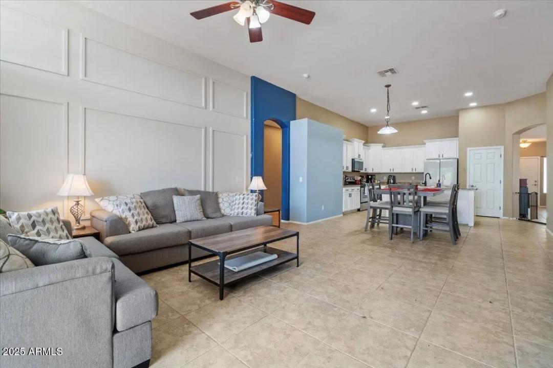 Real Estate Picture 24