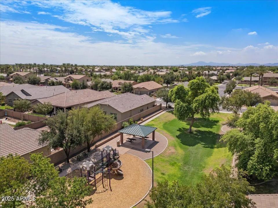Real Estate Picture 52