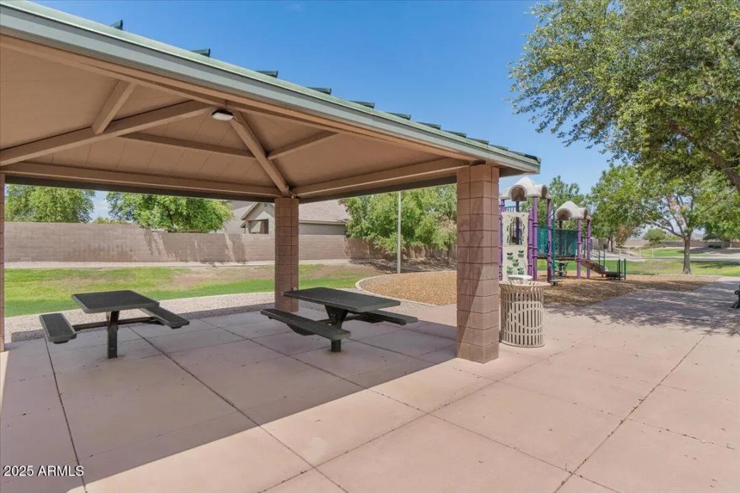 Real Estate Picture 54