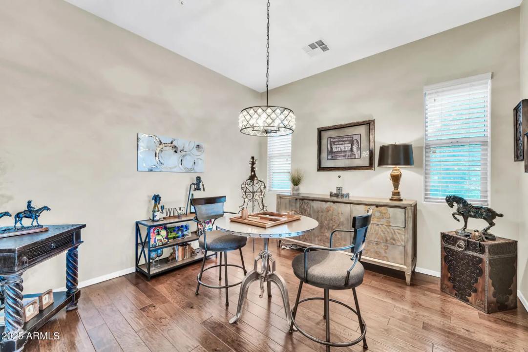 Real Estate Picture 7