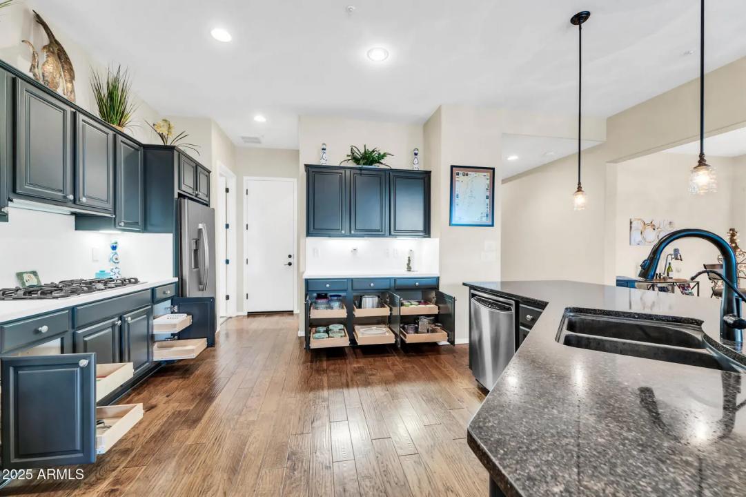 Real Estate Picture 10