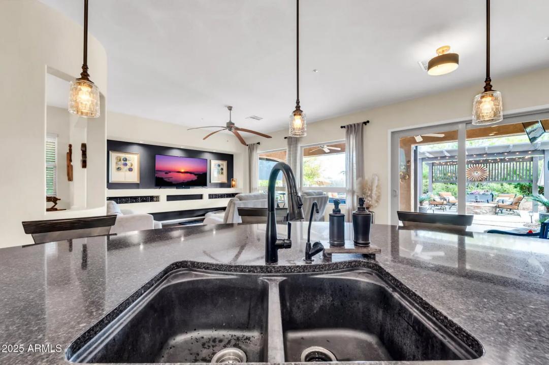 Real Estate Picture 11