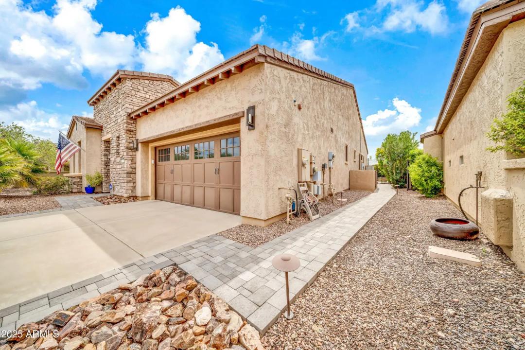 Real Estate Picture 23