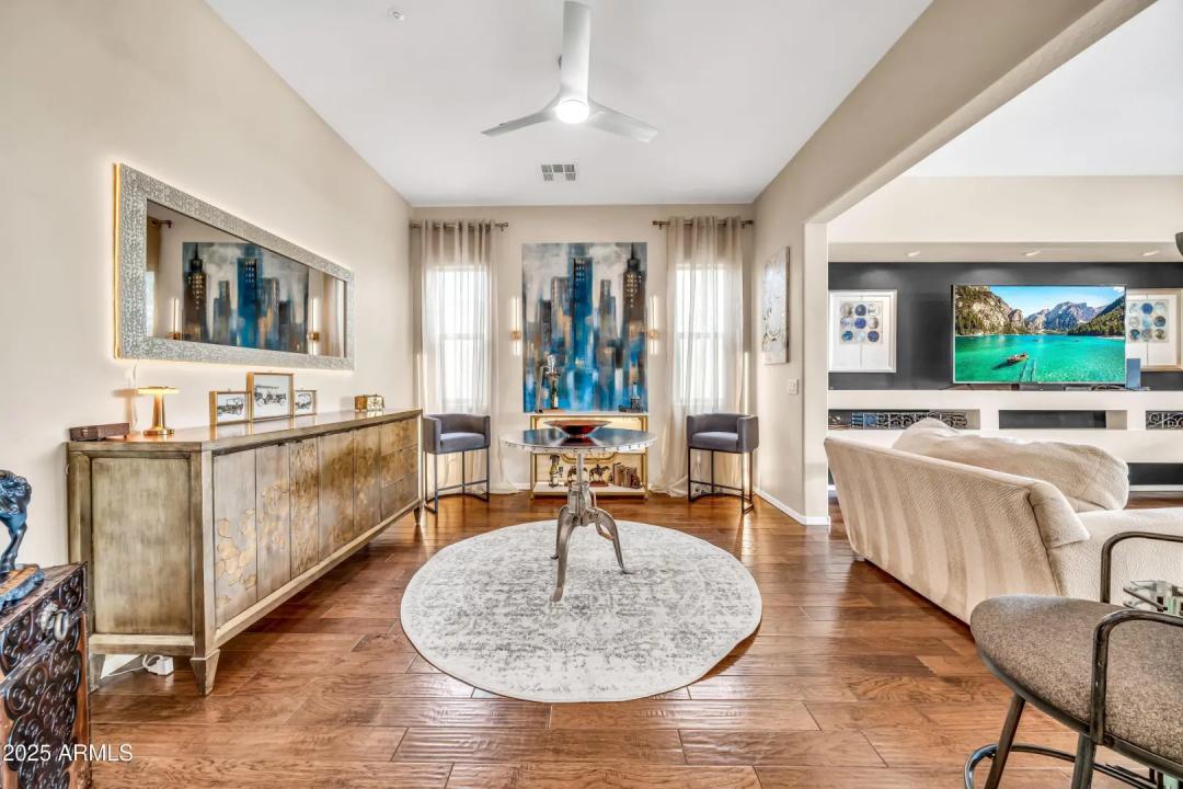 Real Estate Picture 10