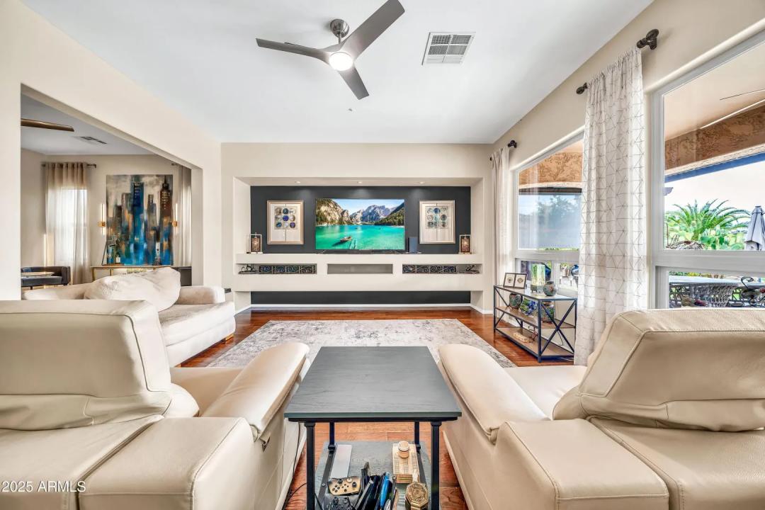Real Estate Picture 13
