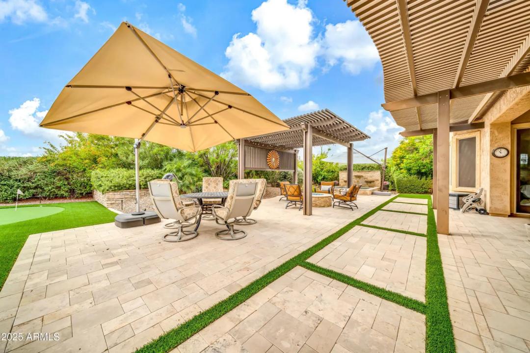 Real Estate Picture 24