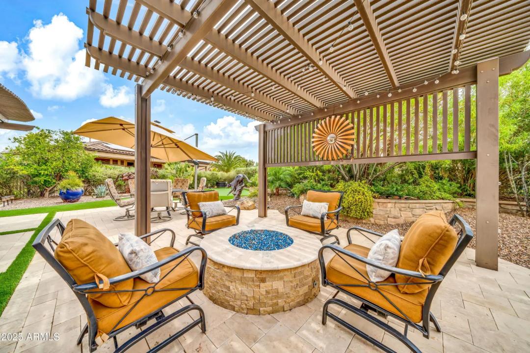 Real Estate Picture 25