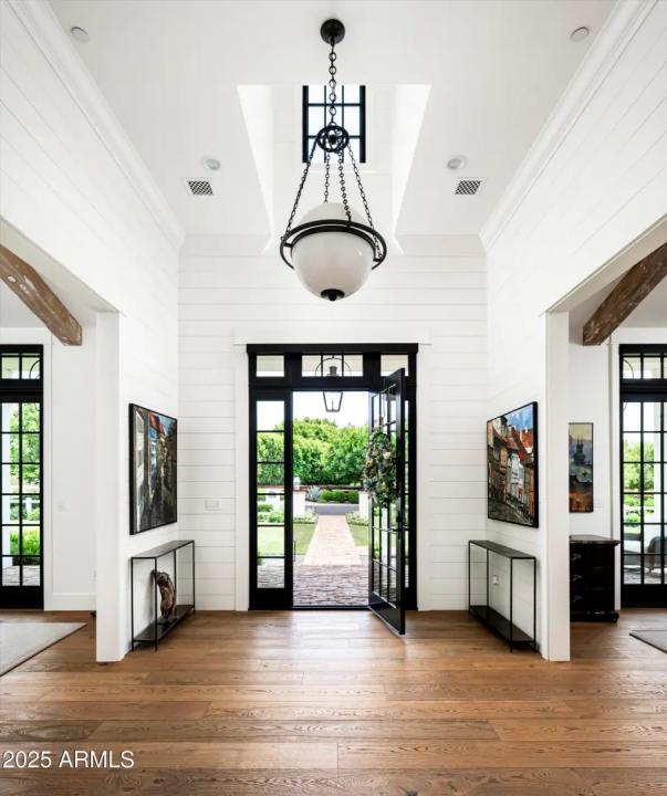 Real Estate Picture 4