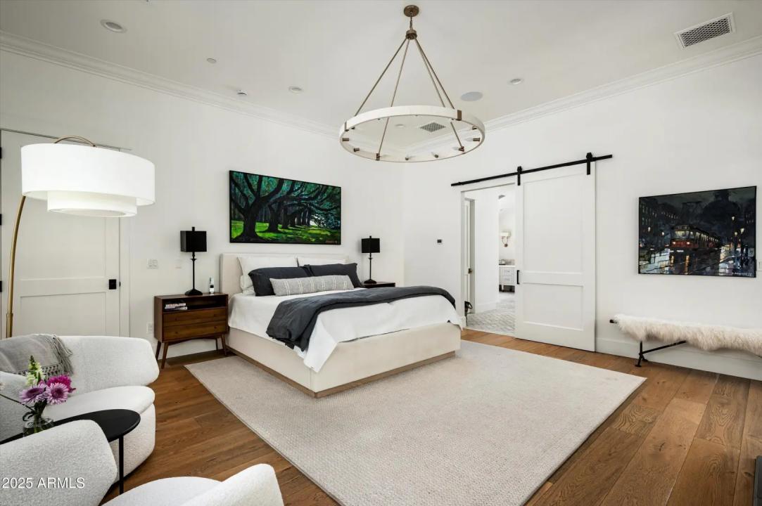 Real Estate Picture 19