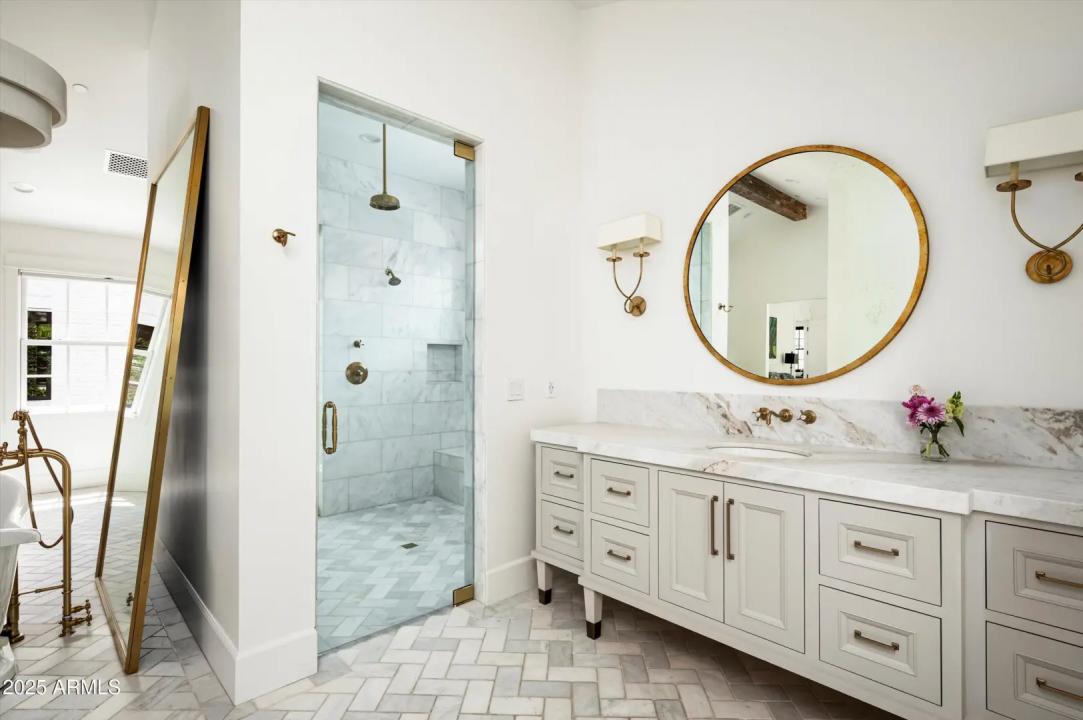 Real Estate Picture 23