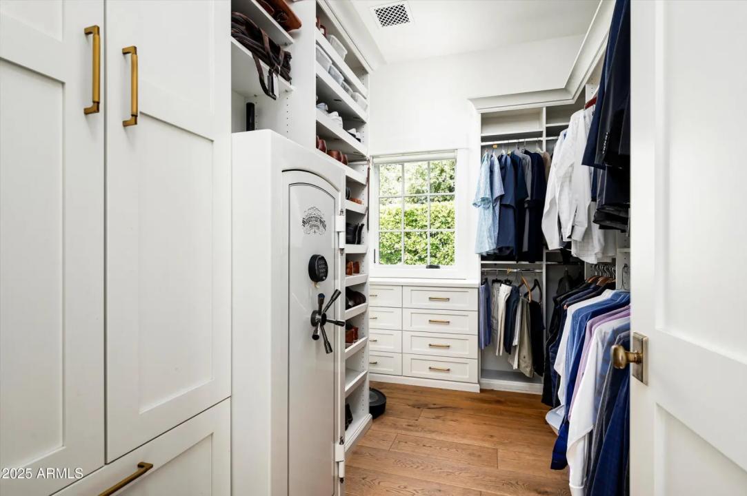 Real Estate Picture 25