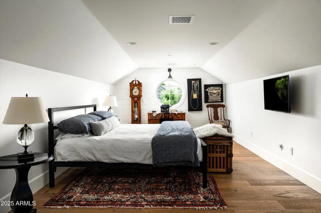 Real Estate Picture 37