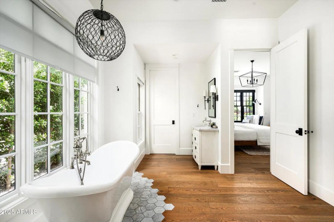 Real Estate Picture 34