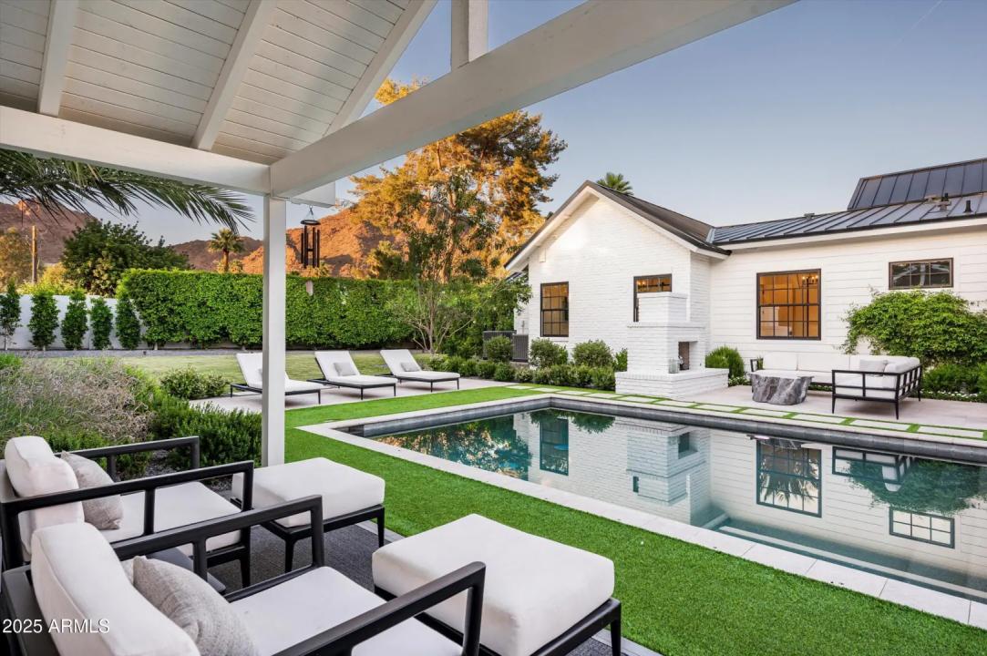 Real Estate Picture 50