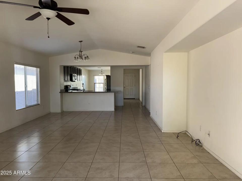 Real Estate Picture 4