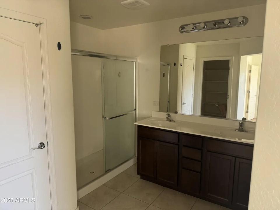 Real Estate Picture 7