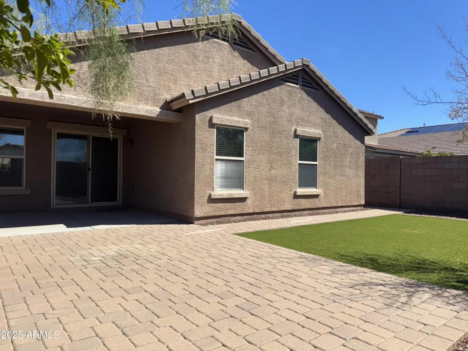Real Estate Picture 10