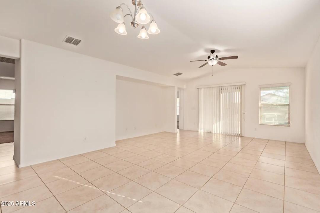 Real Estate Picture 7